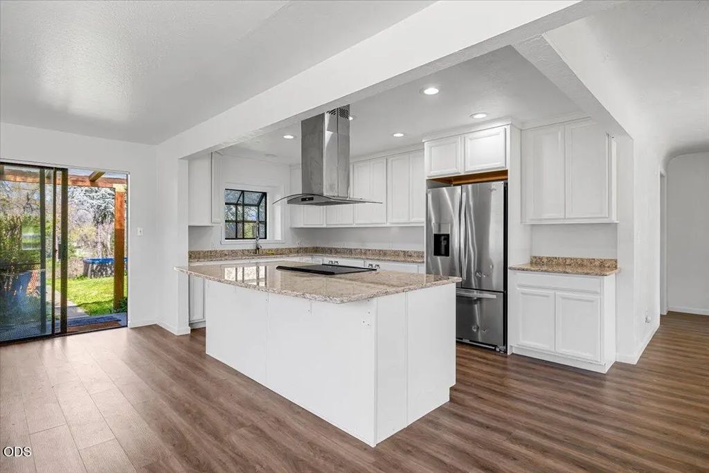 1300 Daisy Lane, Grants Pass