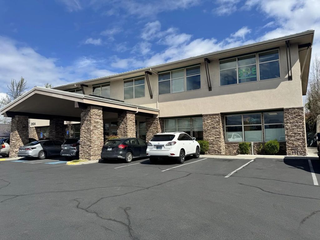 2924 Siskiyou Boulevard 102, Medford