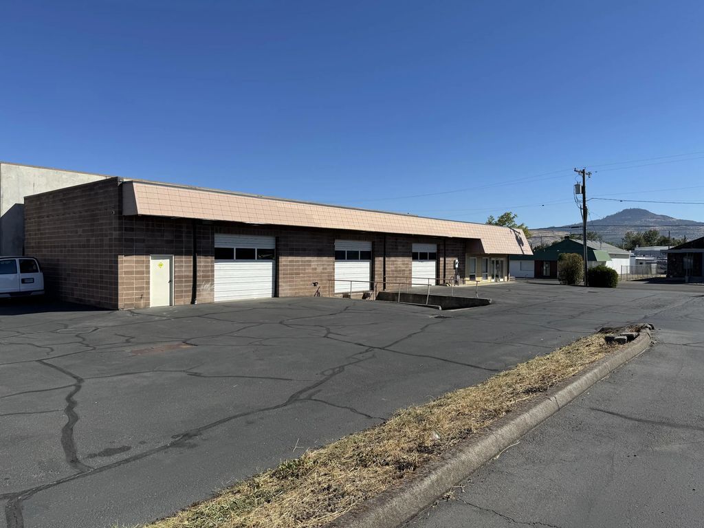 877 Beatty Street, Medford