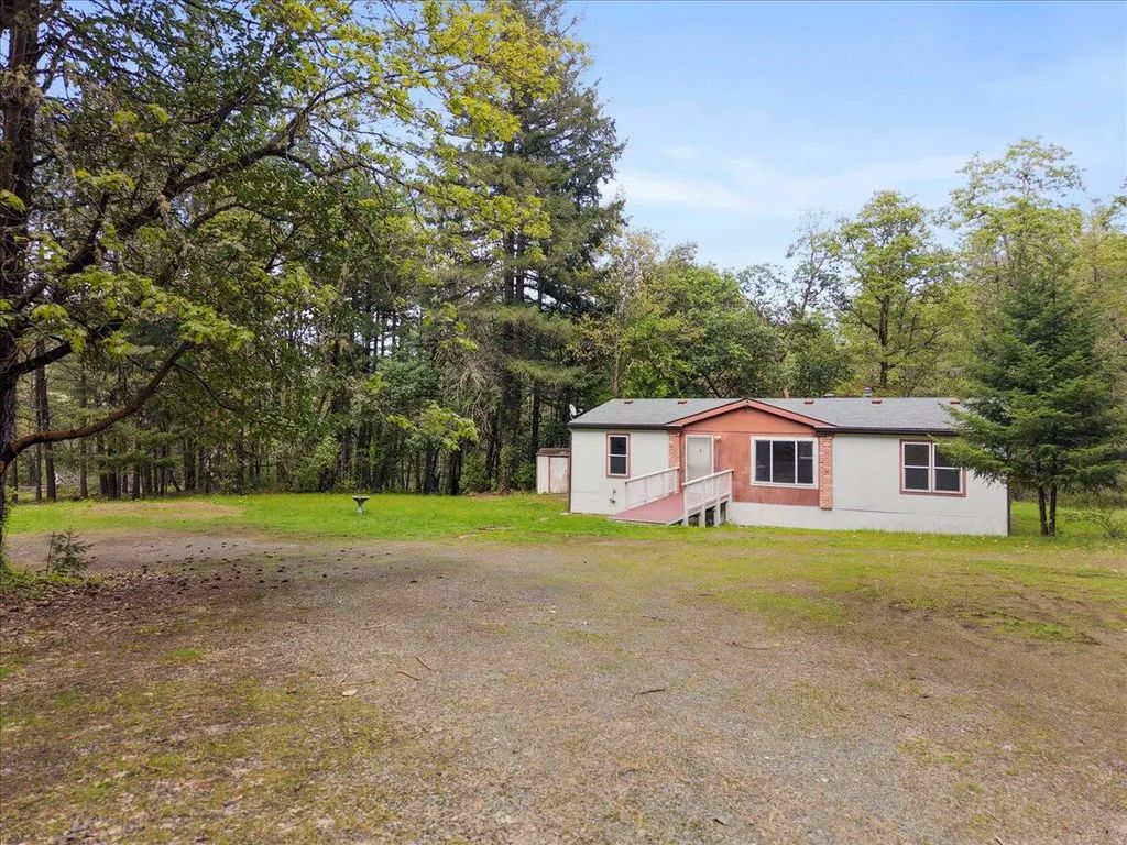 1360 Sunny Glen Way, Wolf Creek