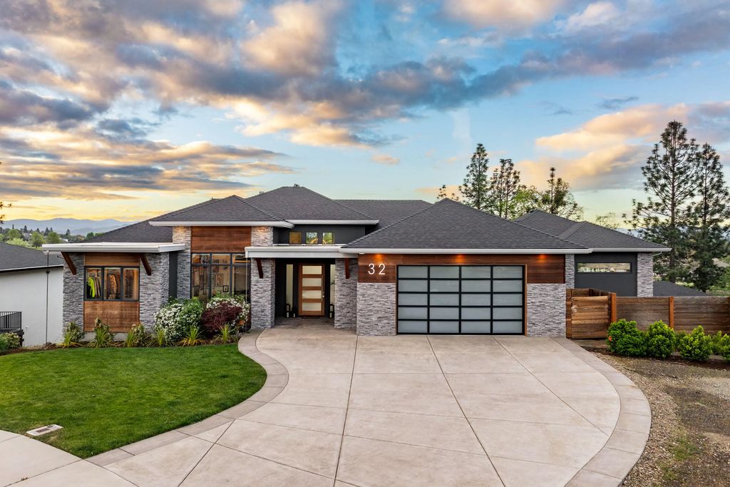 32 Pebble Creek Drive, Eagle Point
