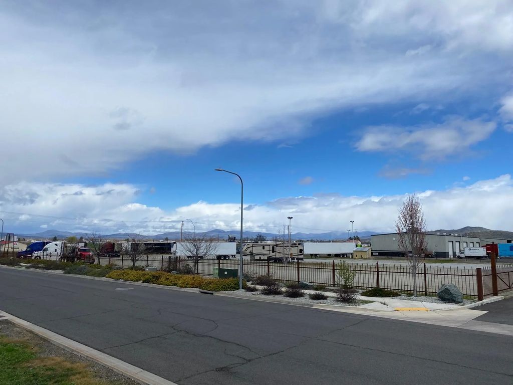 1100 E Vilas Road, Medford