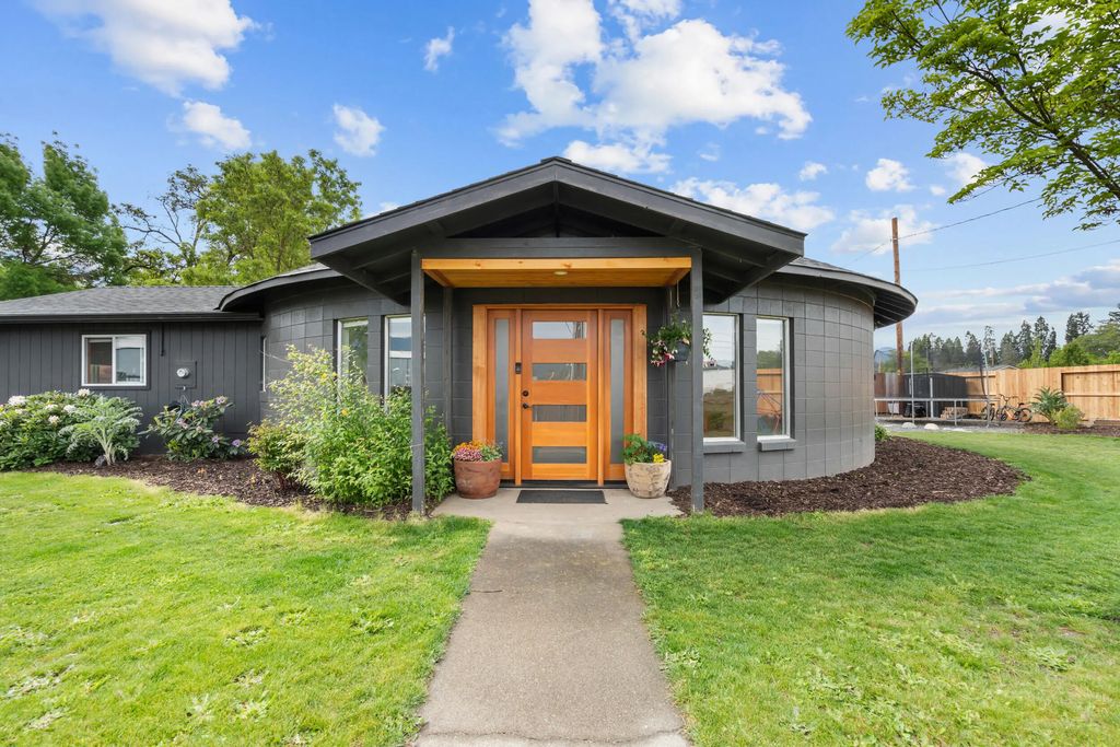 1027 Se M, Grants Pass