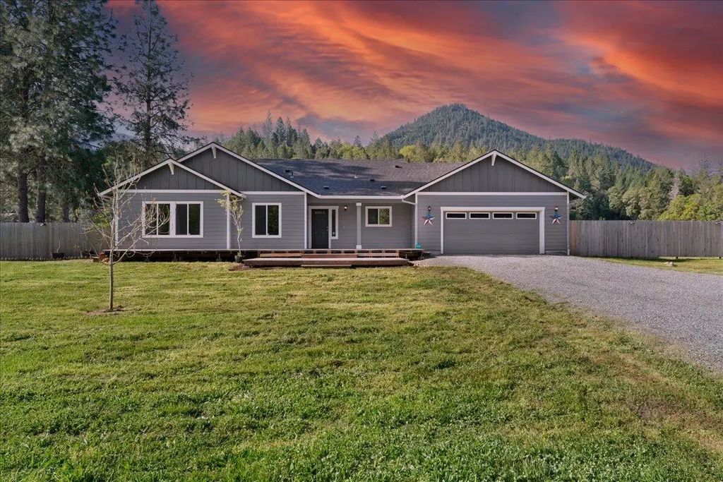 2355 Fish Hatchery Road, Grants Pass