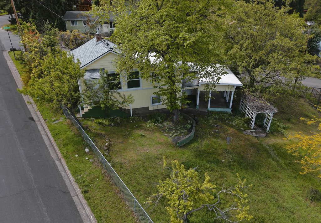 480 Harrison Street, Ashland