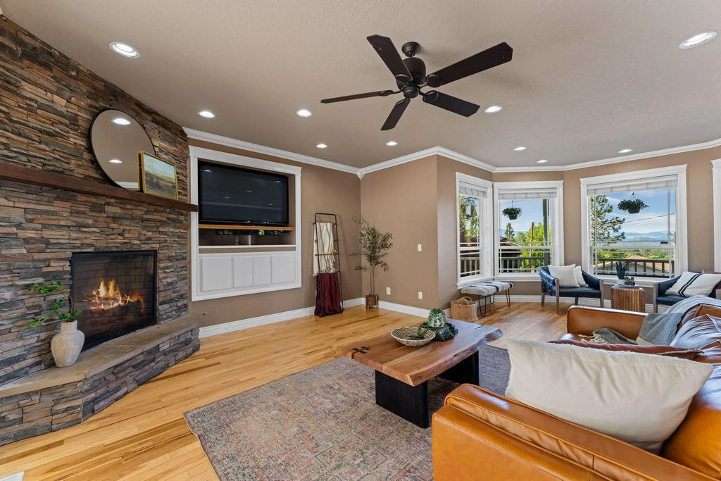 1679 Ne Terrace Drive, Grants Pass