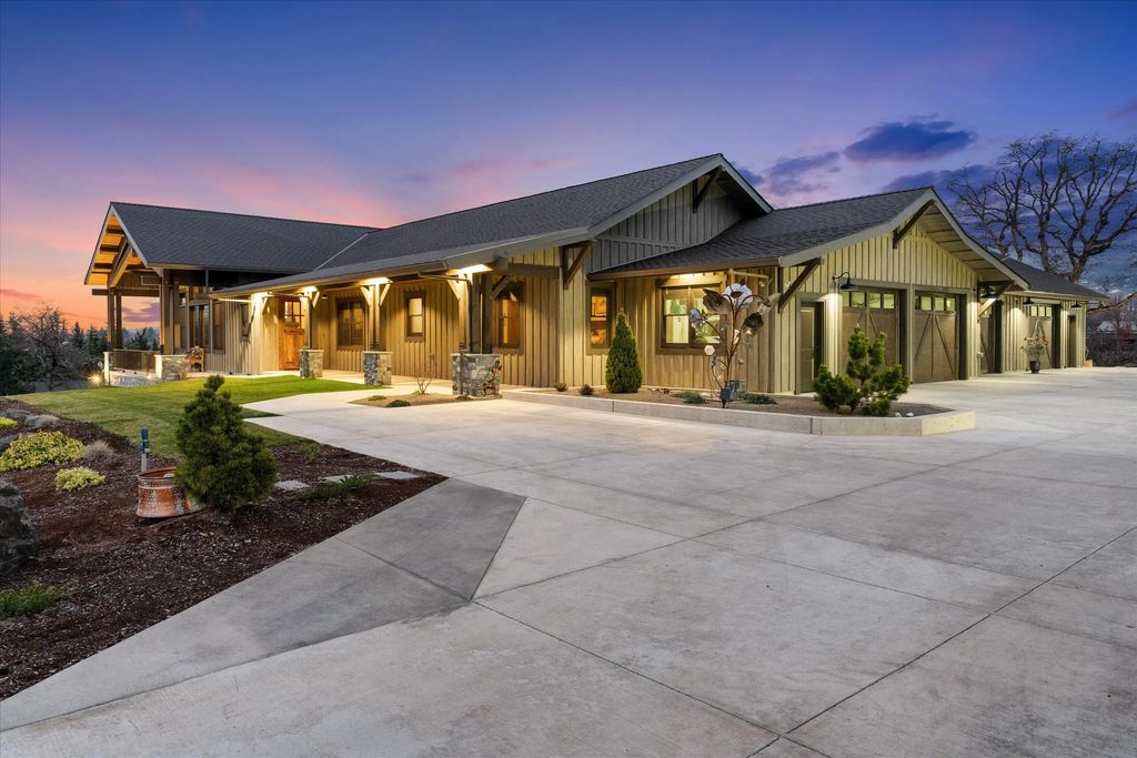 310 Pierce Road, Medford