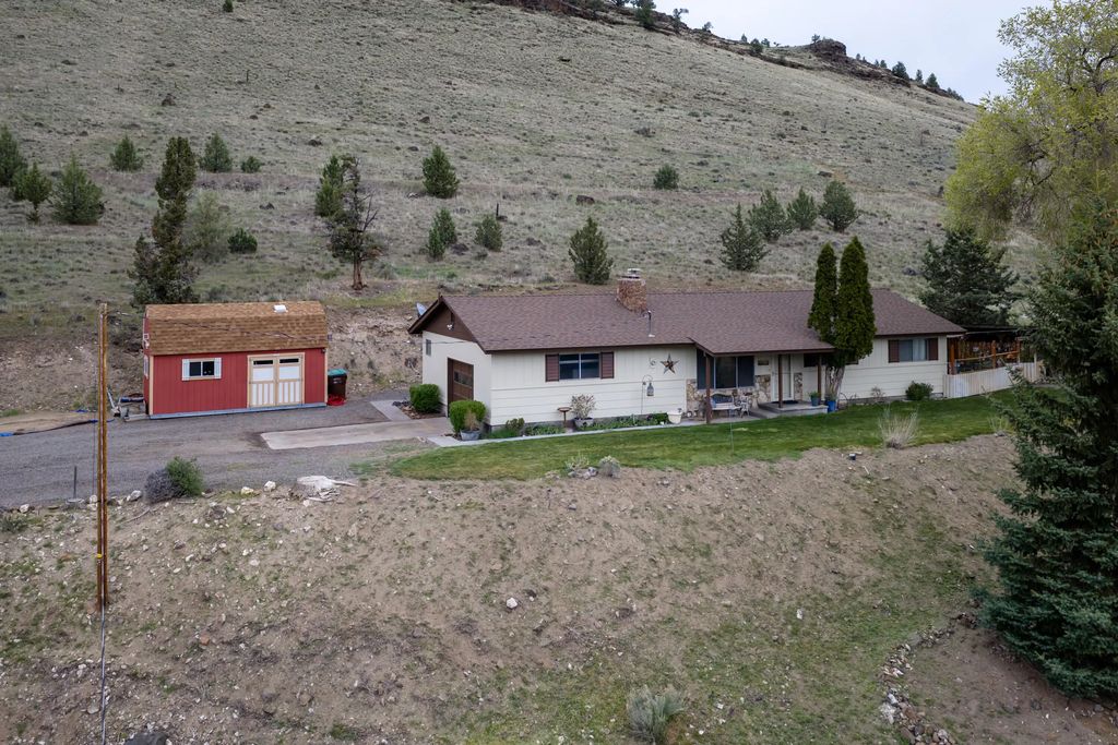 2577 Se Hill Street, Prineville