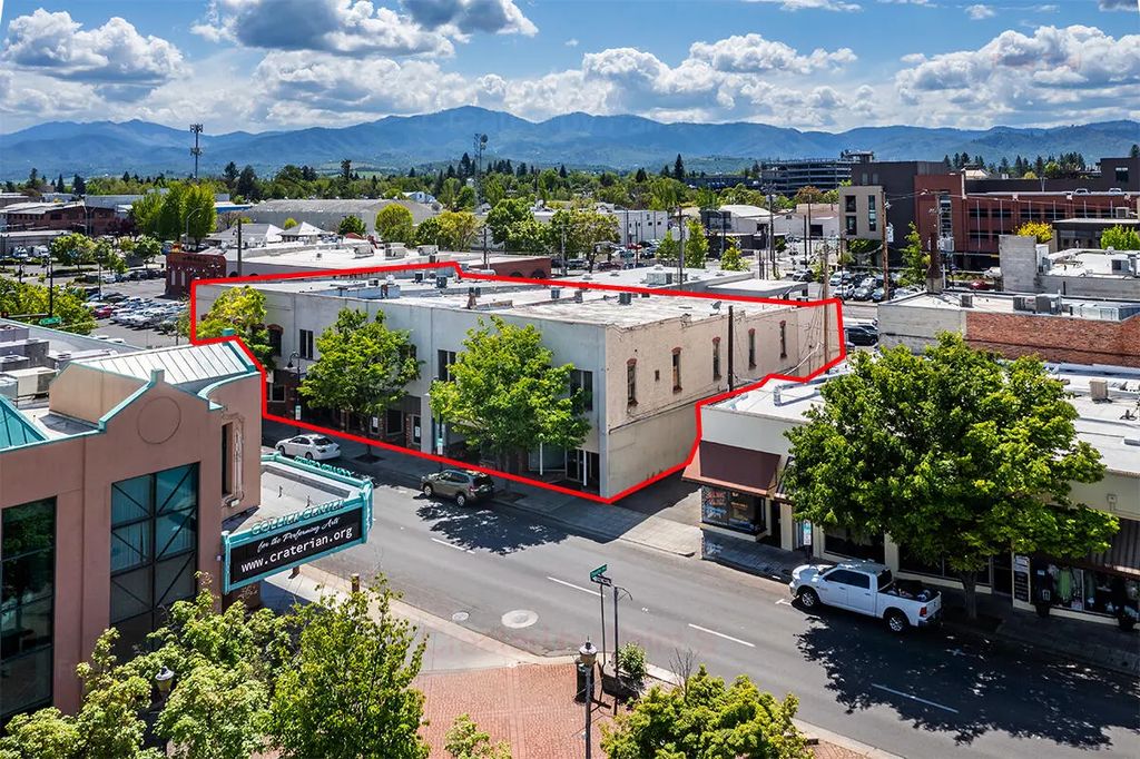 26 S Central Avenue, Medford
