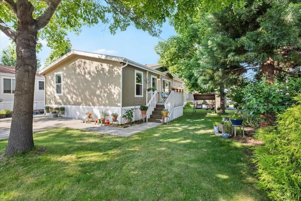 10 E South Stage Road Spc 423, Medford