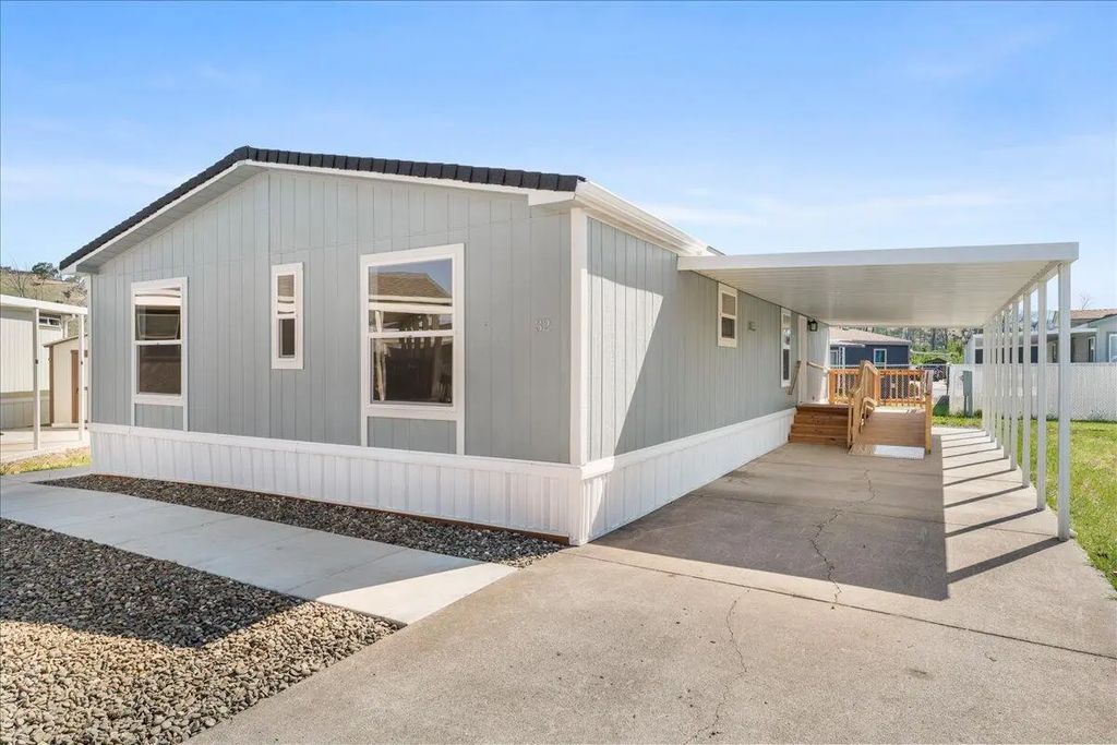 4729 S Pacific Highway 32, Phoenix