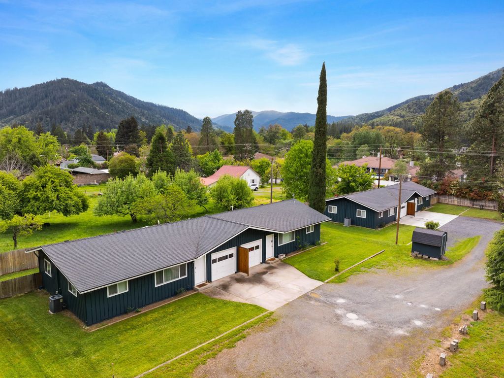824 Pine Street 1-4, Rogue River