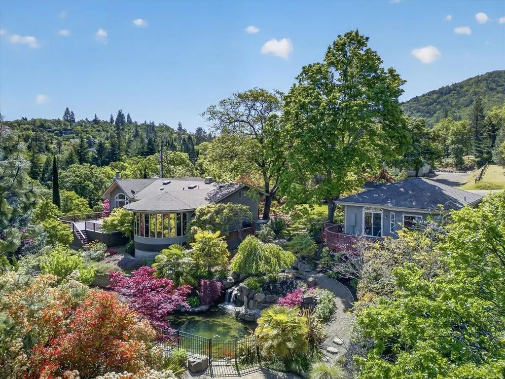 610 Orchard Street, Ashland