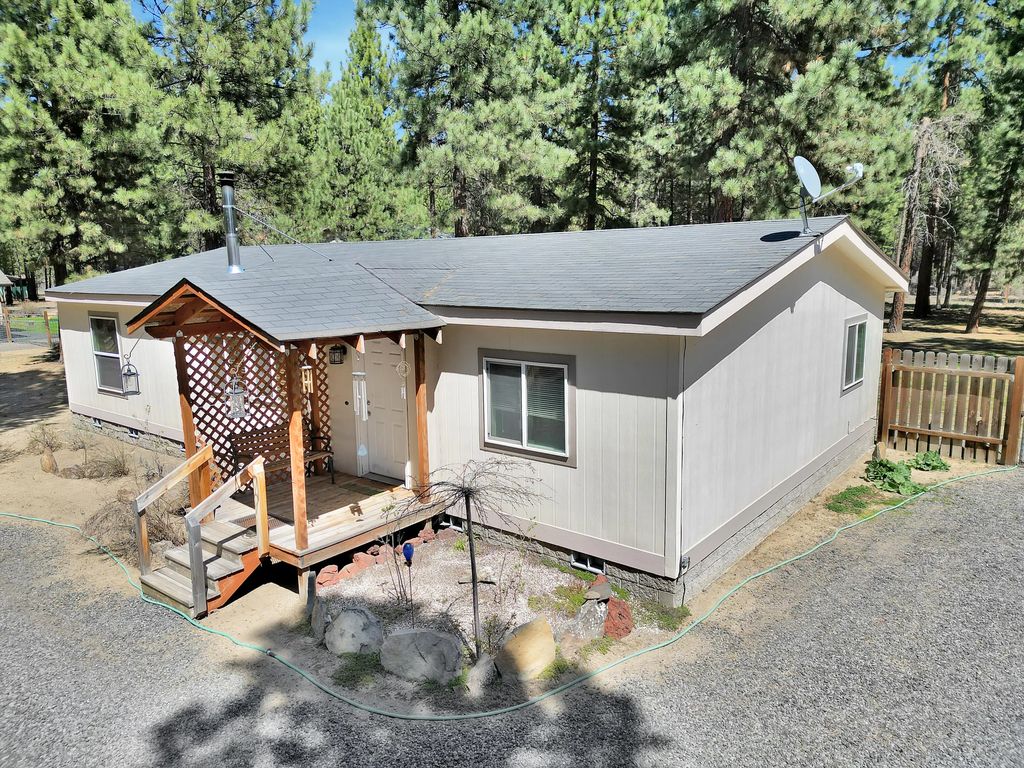 51720 Pine Loop Drive, La Pine
