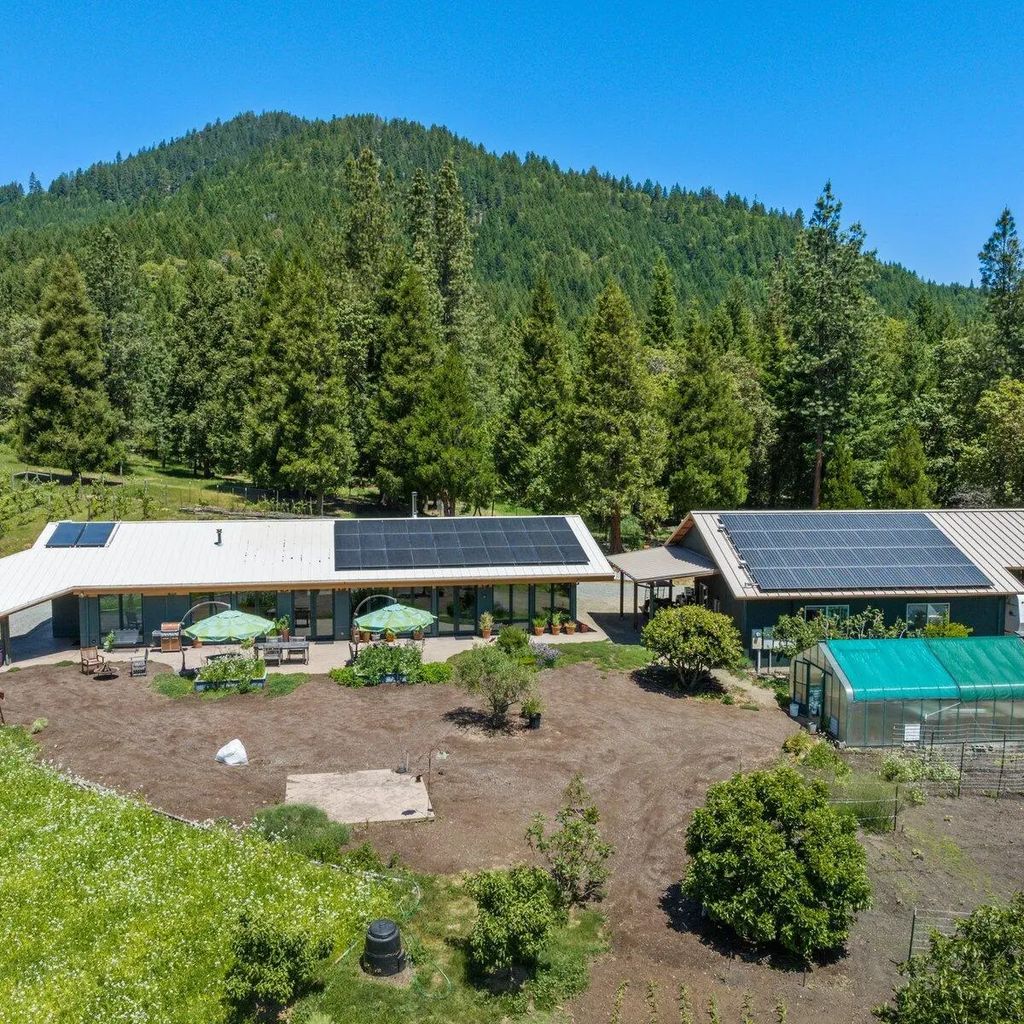 1104 Upper Cow Creek Road, Azalea