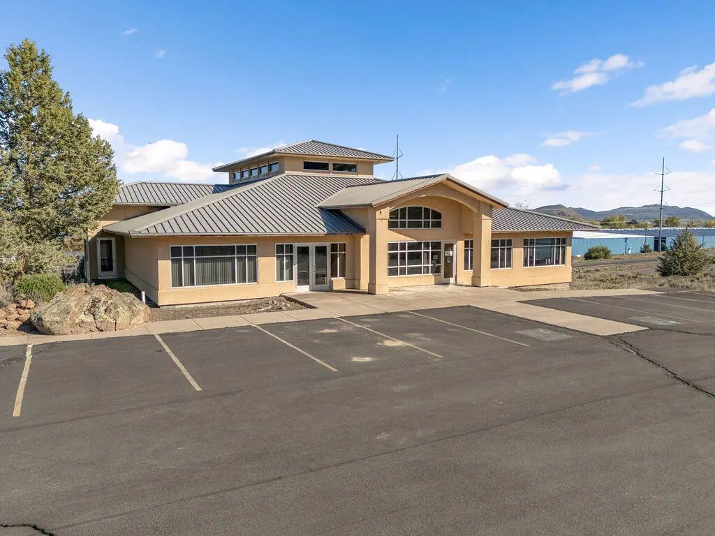 3090 Memorial Drive, Klamath Falls