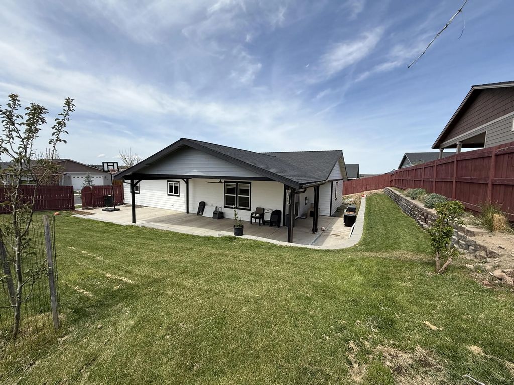 977 Se Strawberry Lane, Madras