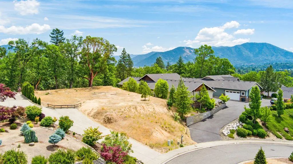 166 Nw Native Run Loop, Grants Pass