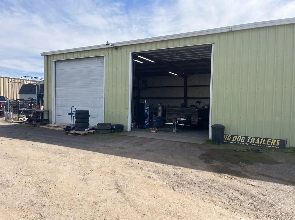 1506 Antelope Road 1504, White City