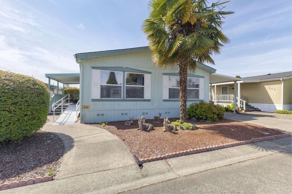 432 Whispering Willow Drive, Grants Pass