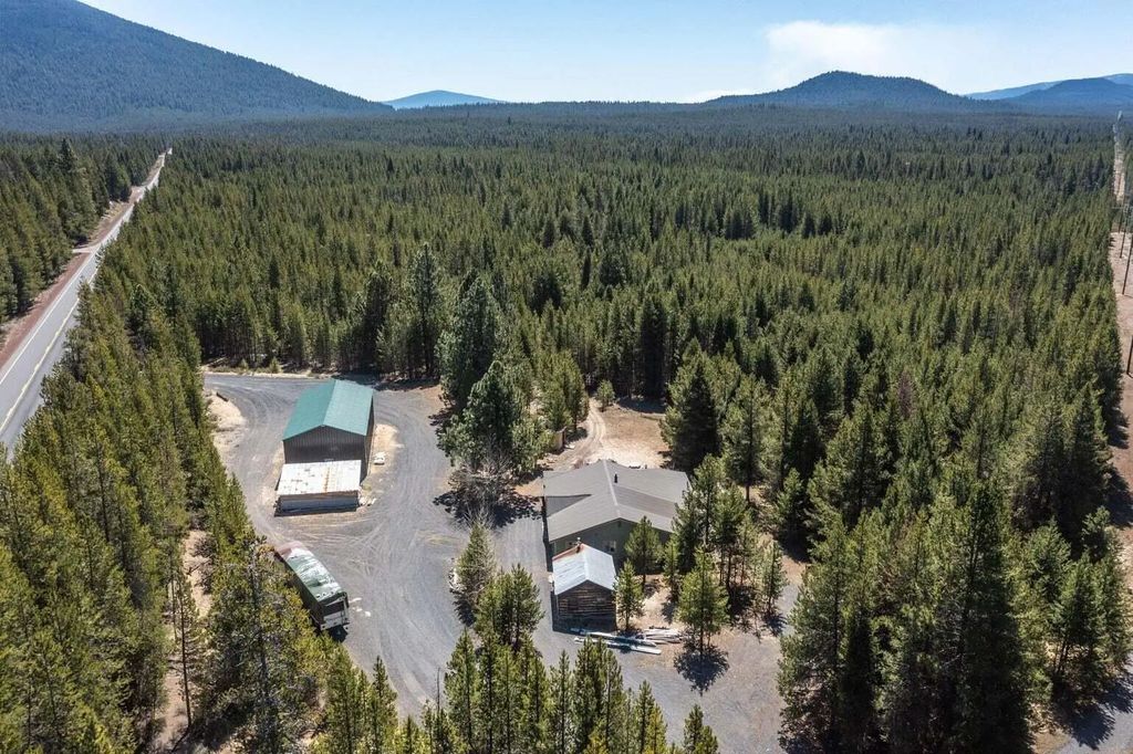 18142 Highway 58, Crescent Lake