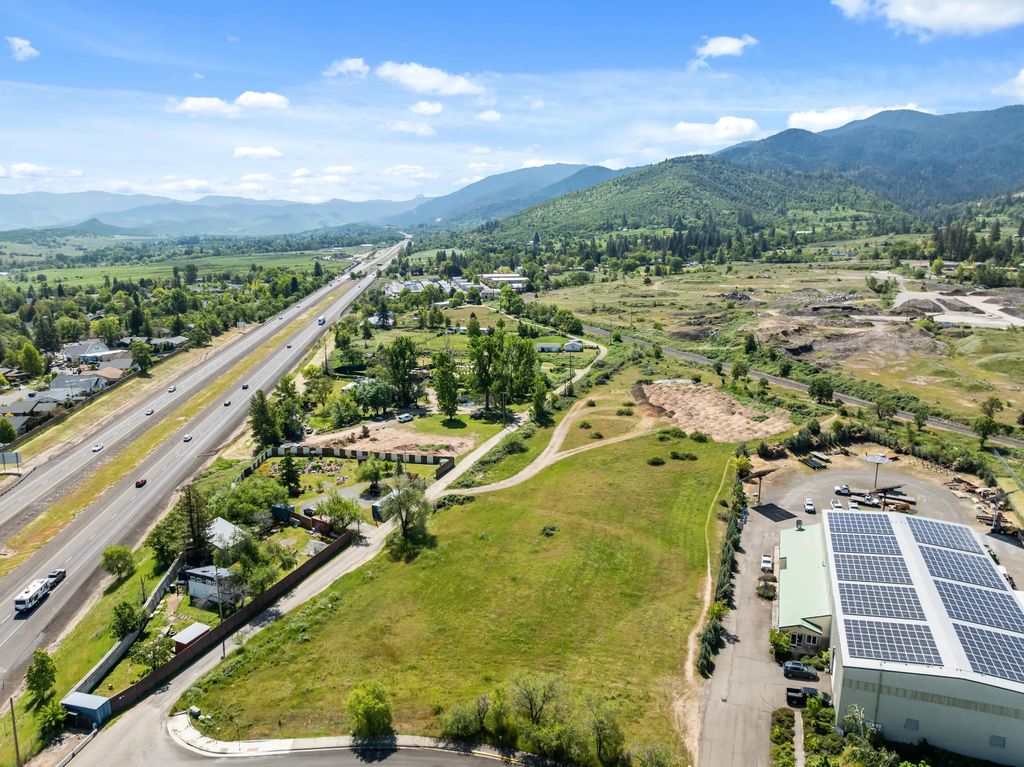 799 E Jefferson Avenue, Ashland