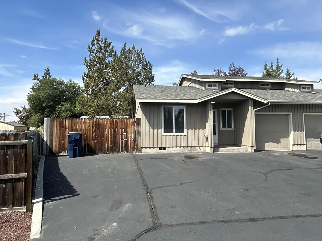 2211 Sw Quartz Avenue, Redmond