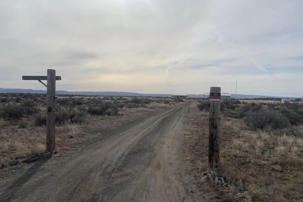 58269 Oil Dri, Christmas Valley