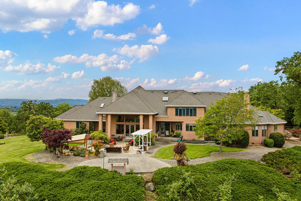 375 Bella Hills Lane, Roseburg
