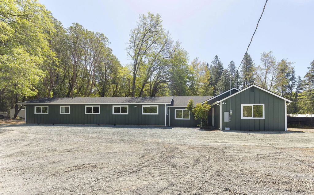 3909 Caves Highway, Cave Junction