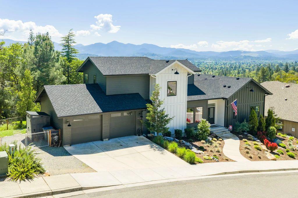 1575 Ne Noble Heights, Grants Pass