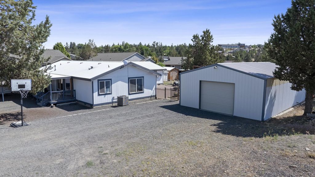 605 Se Kinkade Road, Madras