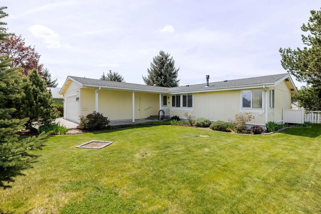 1645 Ne 6th Street, Redmond
