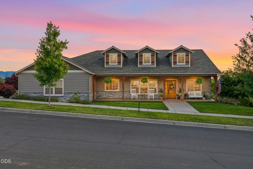 4432 Vista Pointe Drive, Medford