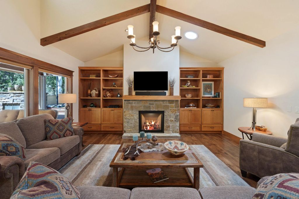 2677 Nw Champion Circle, Bend