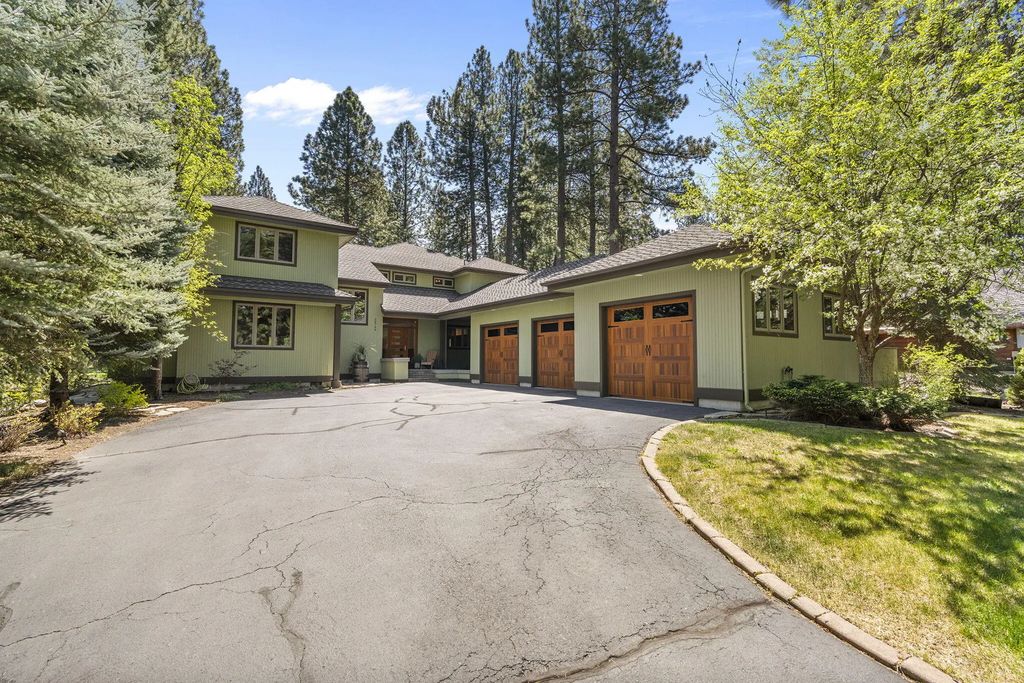 60766 Golf Village Loop, Bend