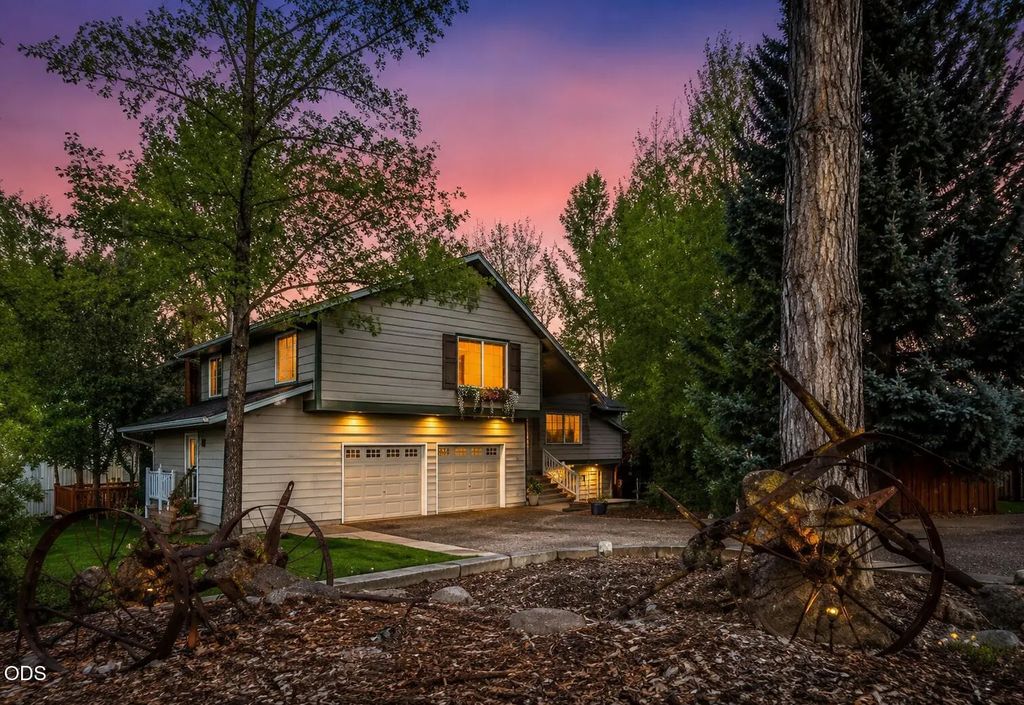 1176 Ne Barnes Road, Prineville