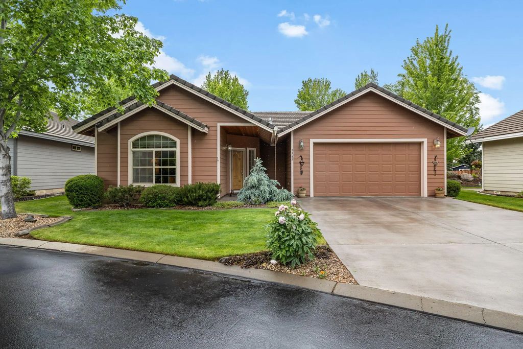 1945 Nw 18th Street, Redmond