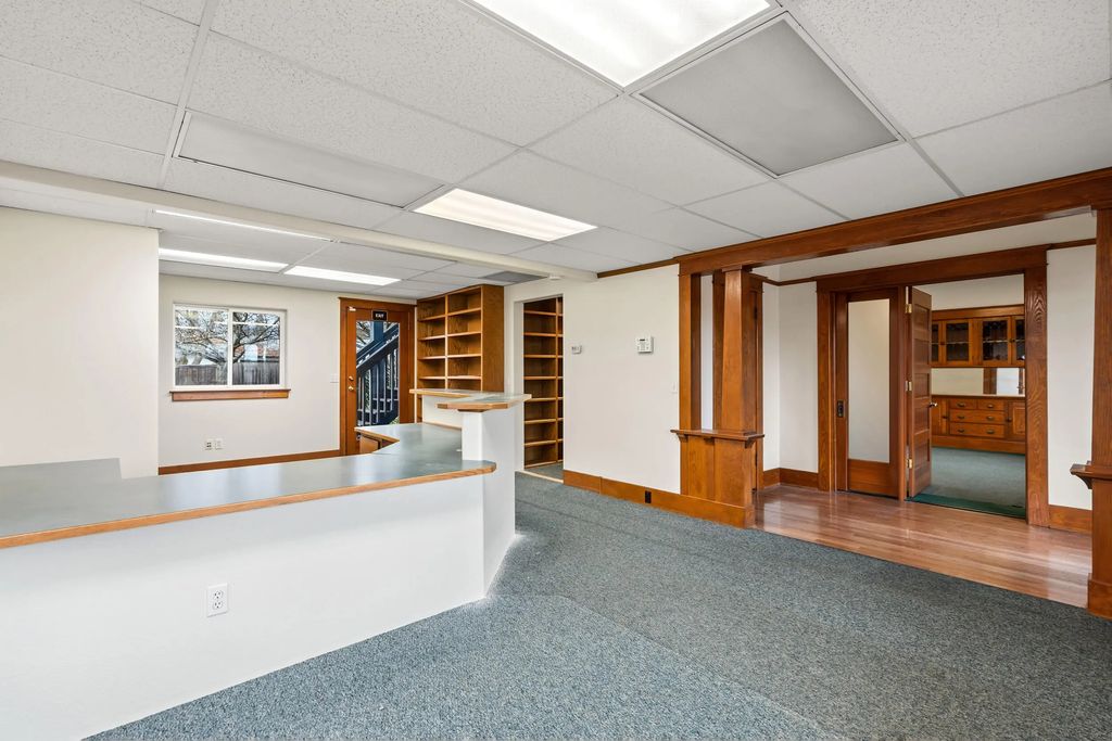 858 Ne A Street, Grants Pass