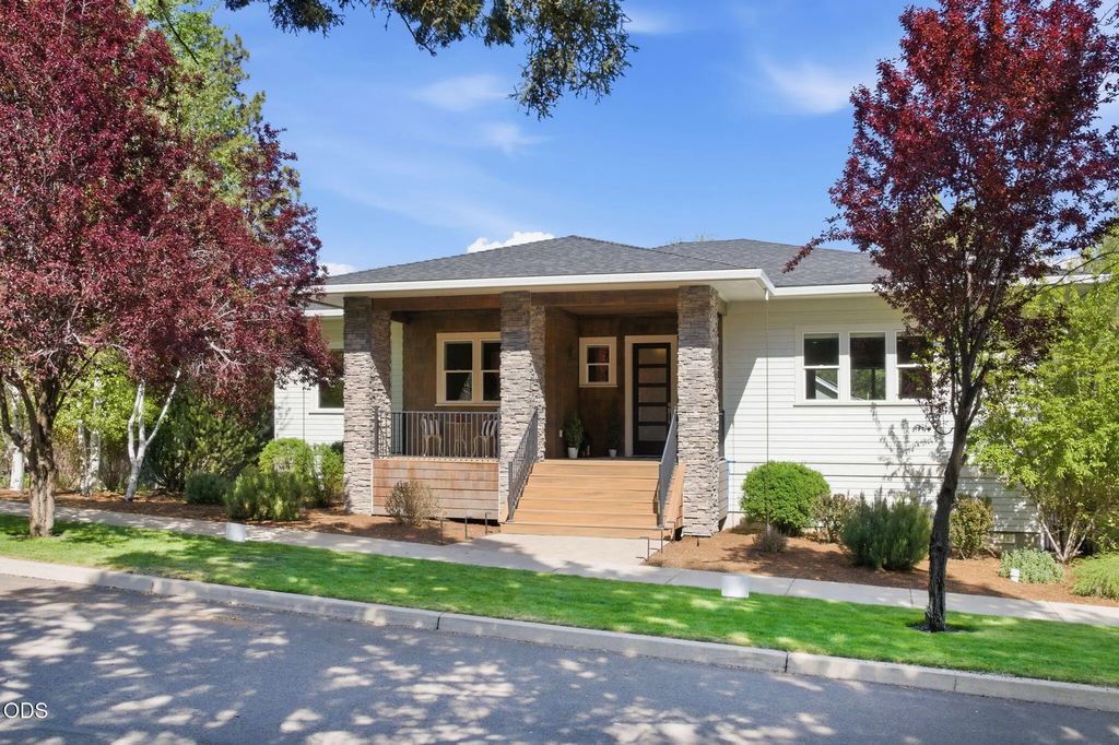 2498 Nw Brickyard Street, Bend