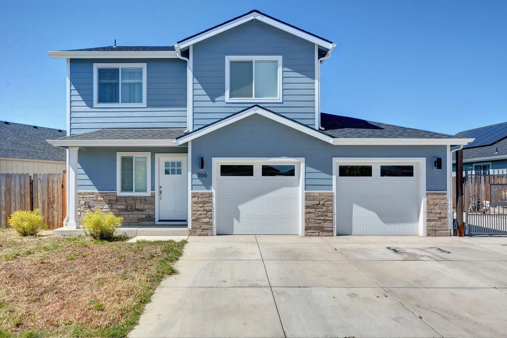 266 Reanna Way, Medford