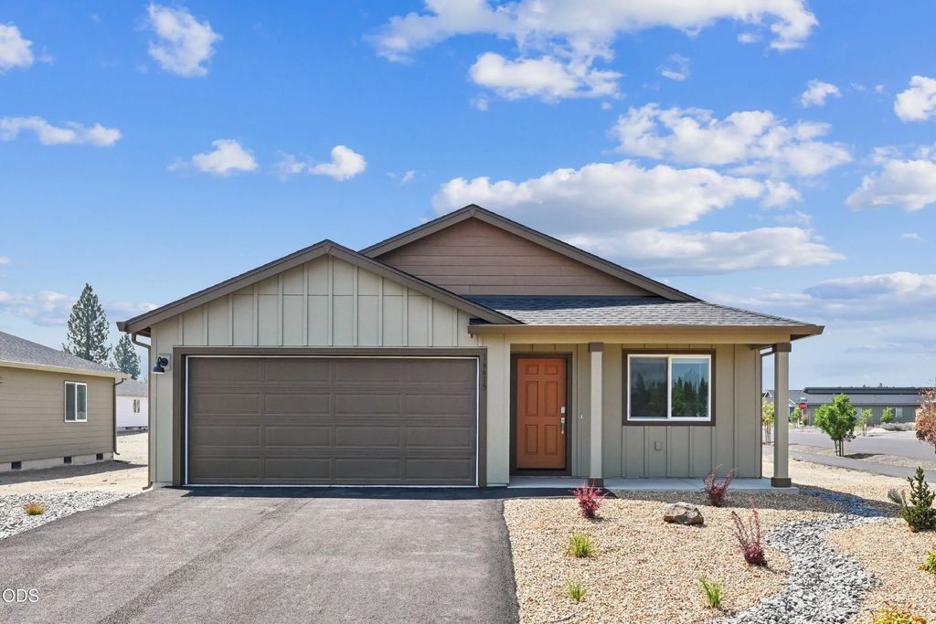 16615 Grey Pine St, La Pine