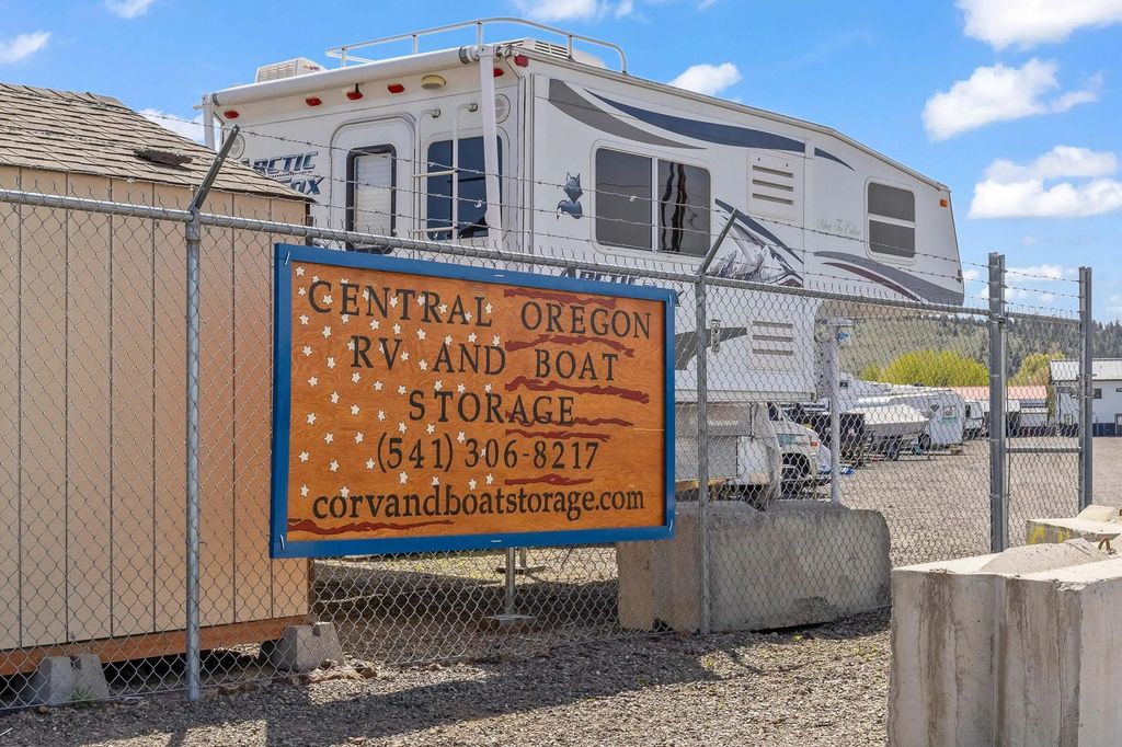 1584 N Gardner Road, Prineville