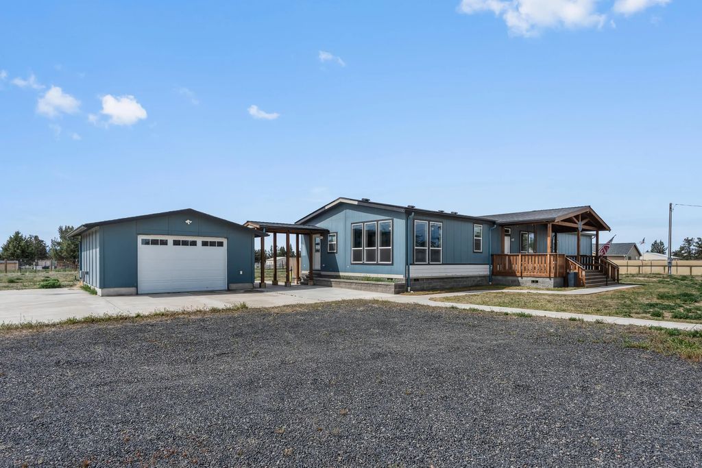 4317 Se Tillamook Loop, Prineville