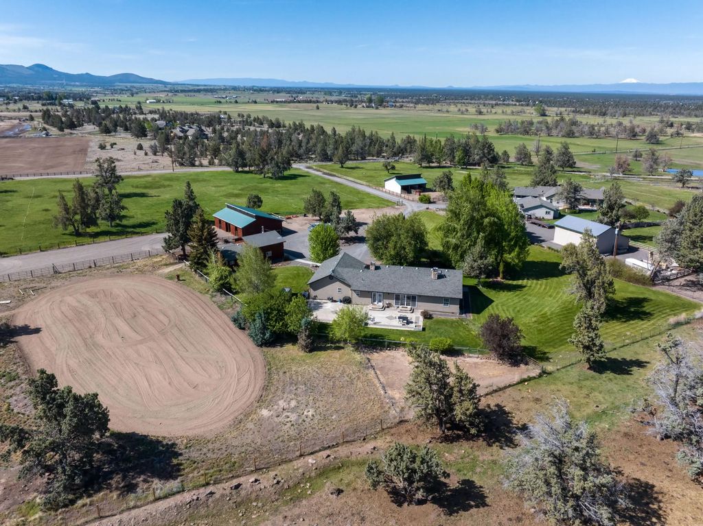12913 S W Lark Meadow Lane, Powell Butte