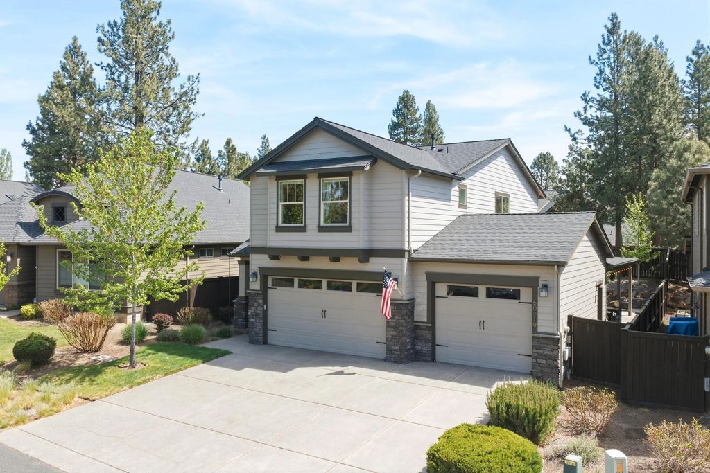 60219 Rolled Rock Way, Bend