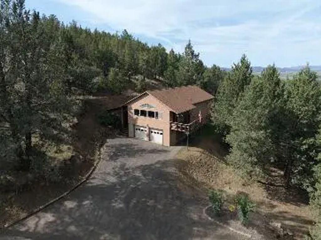 12261 Overland Drive, Klamath Falls