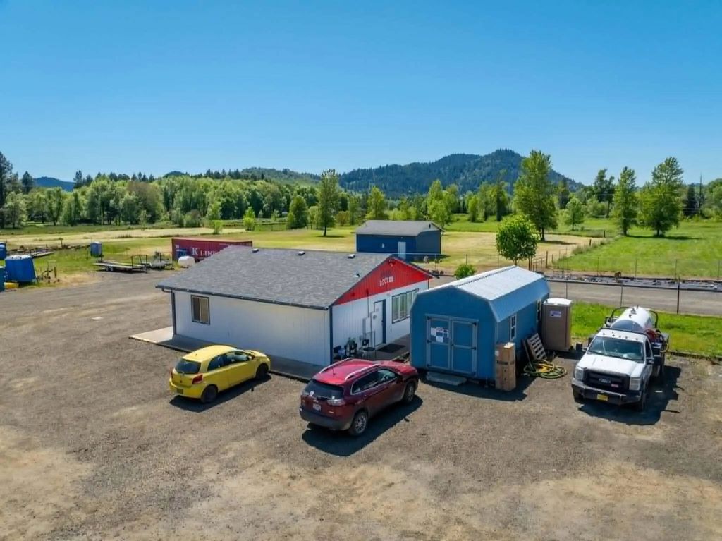 215 Lawson Lane, Tenmile