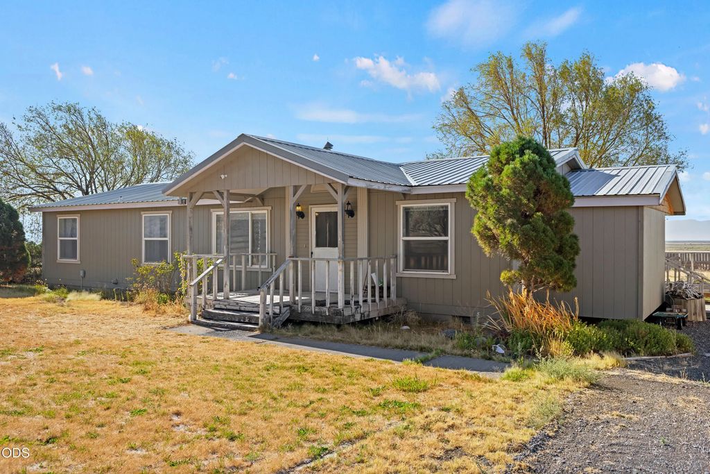 84900 Carlon Lane, Summer Lake