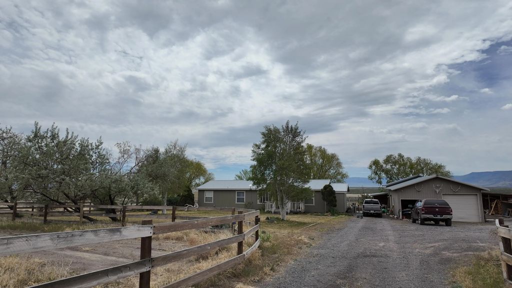 84900 Carlon Lane, Summer Lake